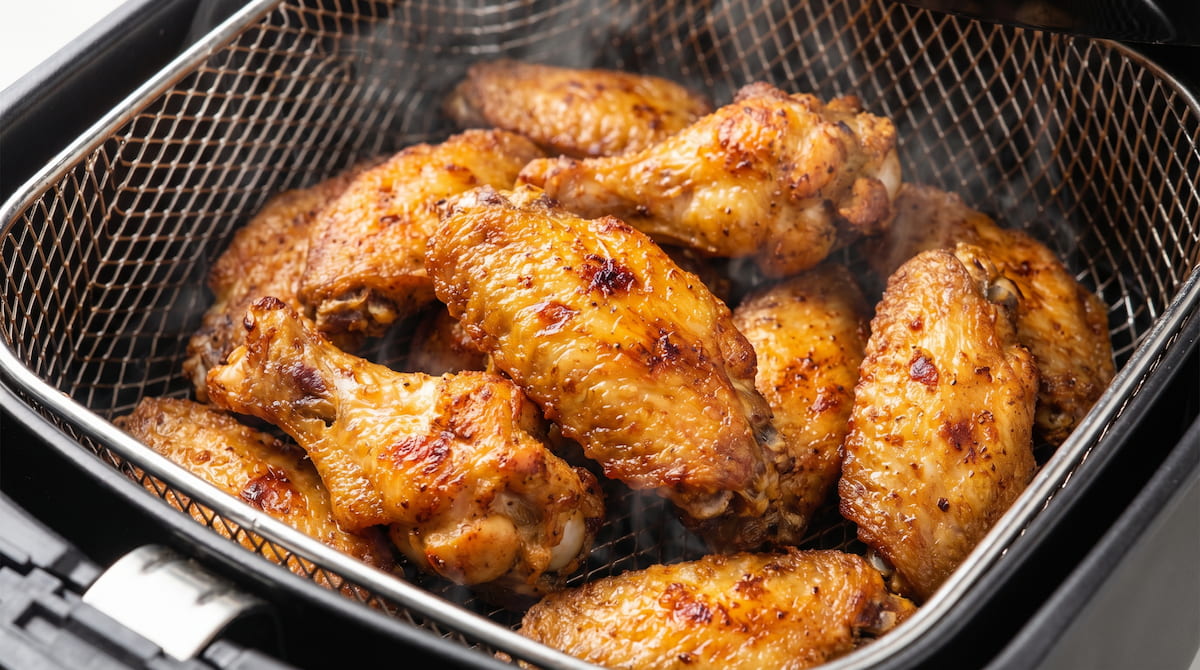 basket air fryer vs tray style crispy chicken wings cooking result