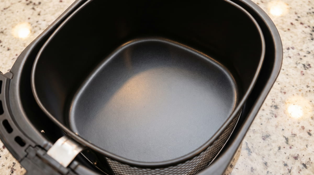 ceramic vs glass air fryer ceramic basket close up