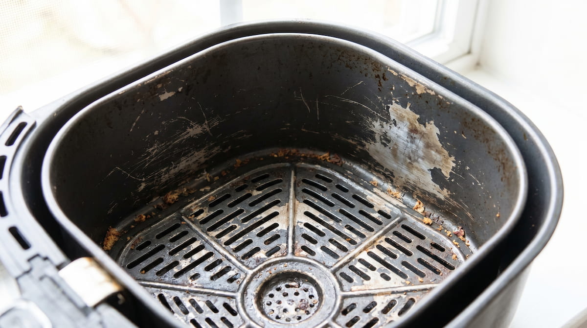 are cheap air fryers toxic worn scratched nonstick coating damage risk