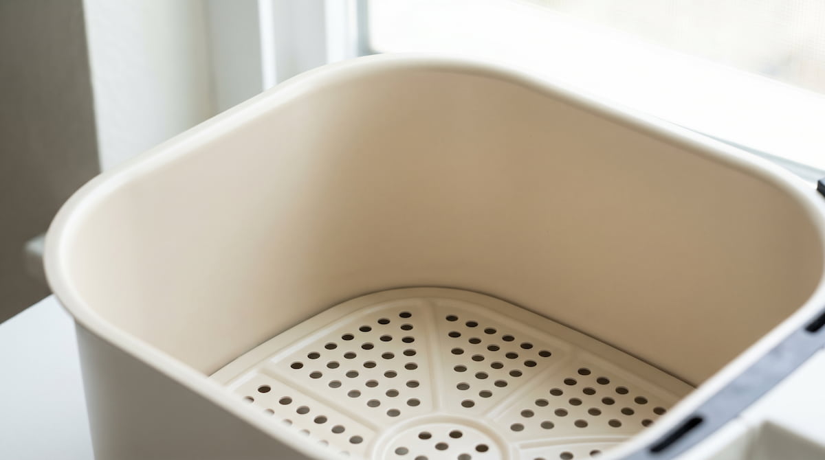 cosori turboblaze ceramic basket interior pfas free coating closeup