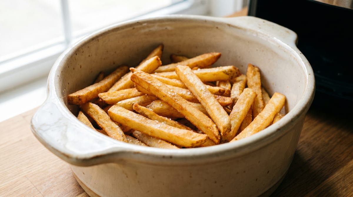 how to cook frozen french fries in air fryer crispy result ceramic basket