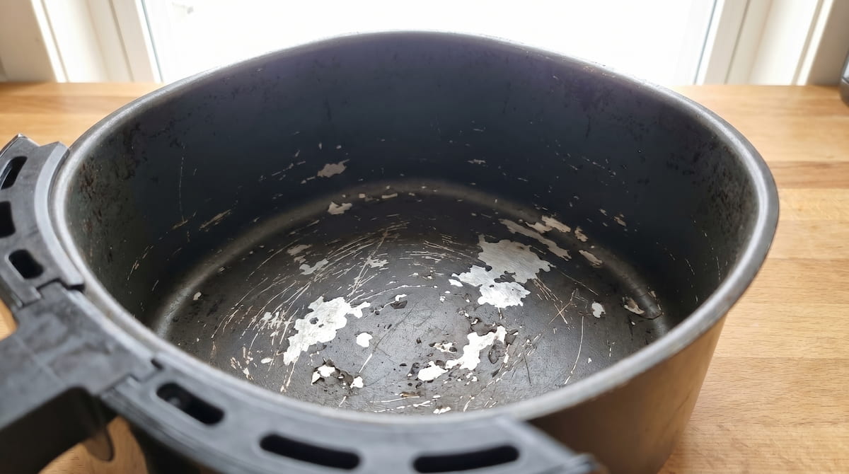 is teflon air fryer safe scratched worn coating when to replace