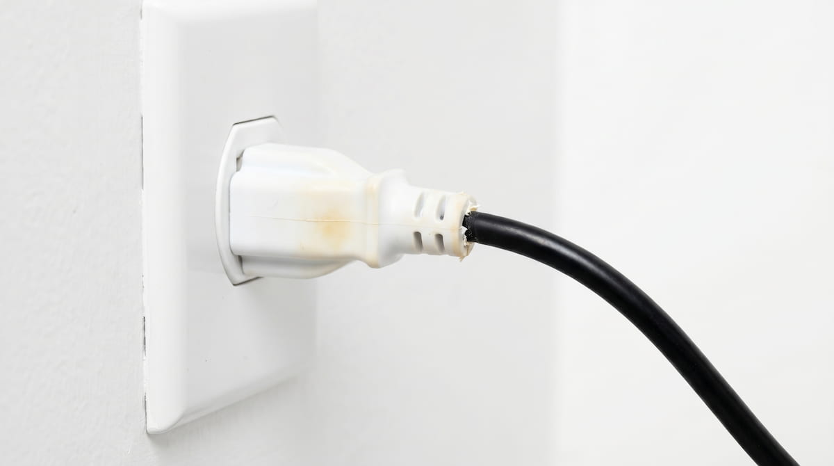 air fryer power cord discoloration sign of electrical smell problem