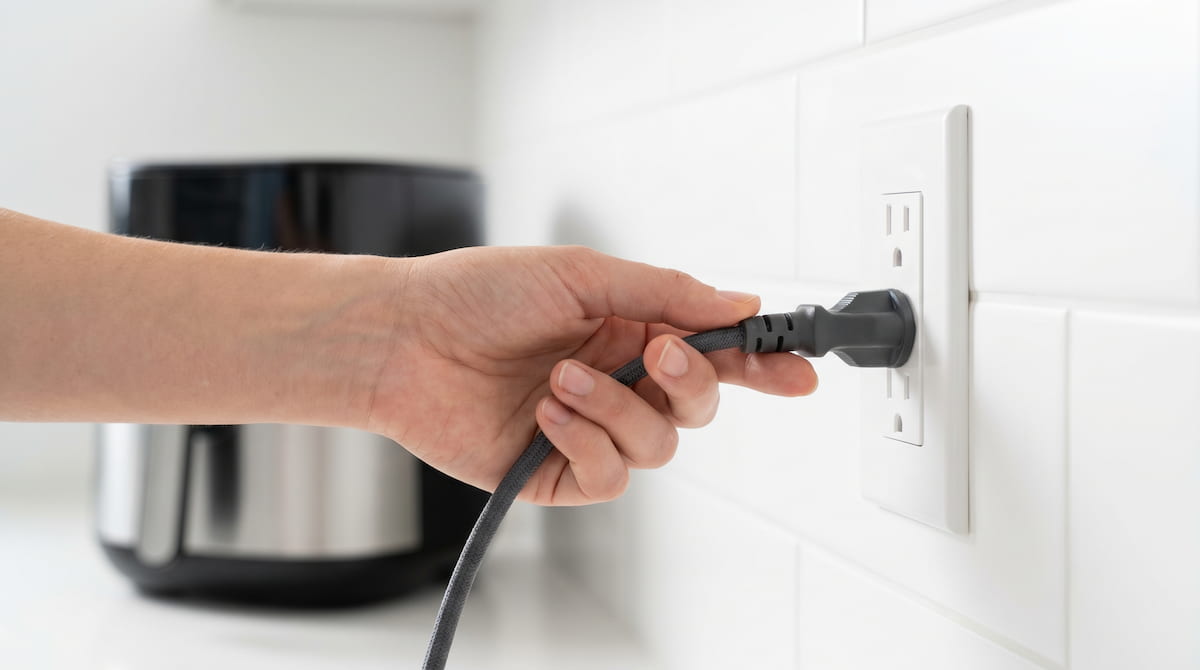 checking air fryer power cord connection when unit stopped working